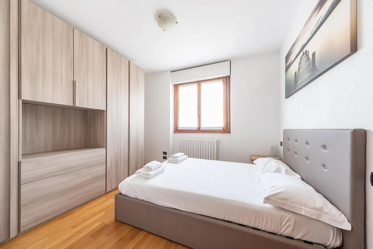 Cozy Apt - Private Parking & Terrace Apartment Milan Italy
