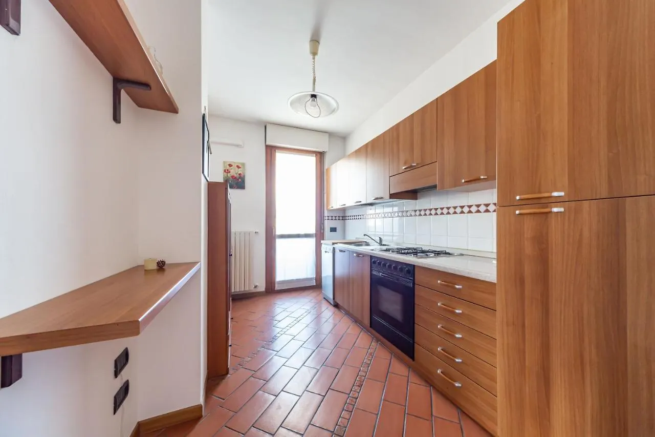 Cozy Apt - Private Parking & Terrace Apartment Milan