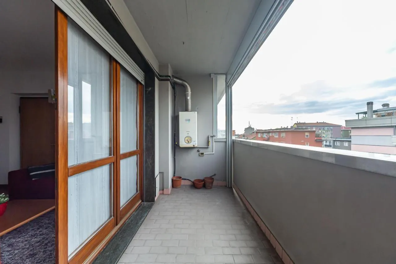 Cozy Apt - Private Parking & Terrace Apartment Milan Italy